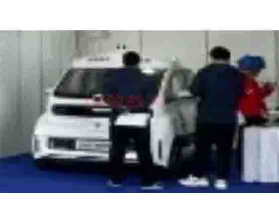 智能網(wǎng)聯(lián)汽車(chē)實(shí)車(chē)競(jìng)賽平臺(tái).jpg